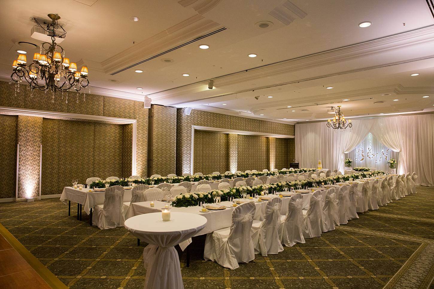 Stamford Plaza Warm White Uplighting 3