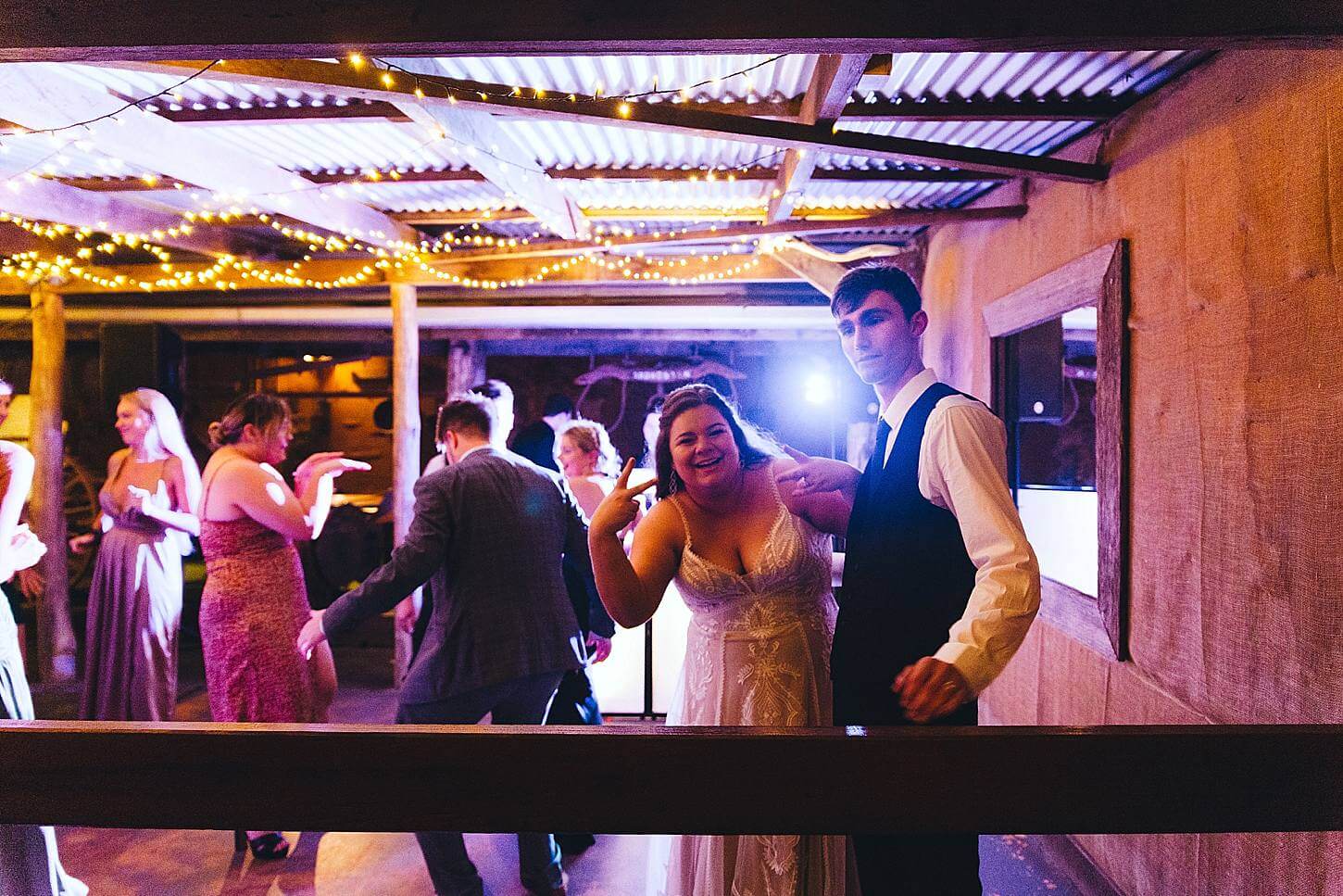 PRO Yandina Wedding Happy Bride Groom