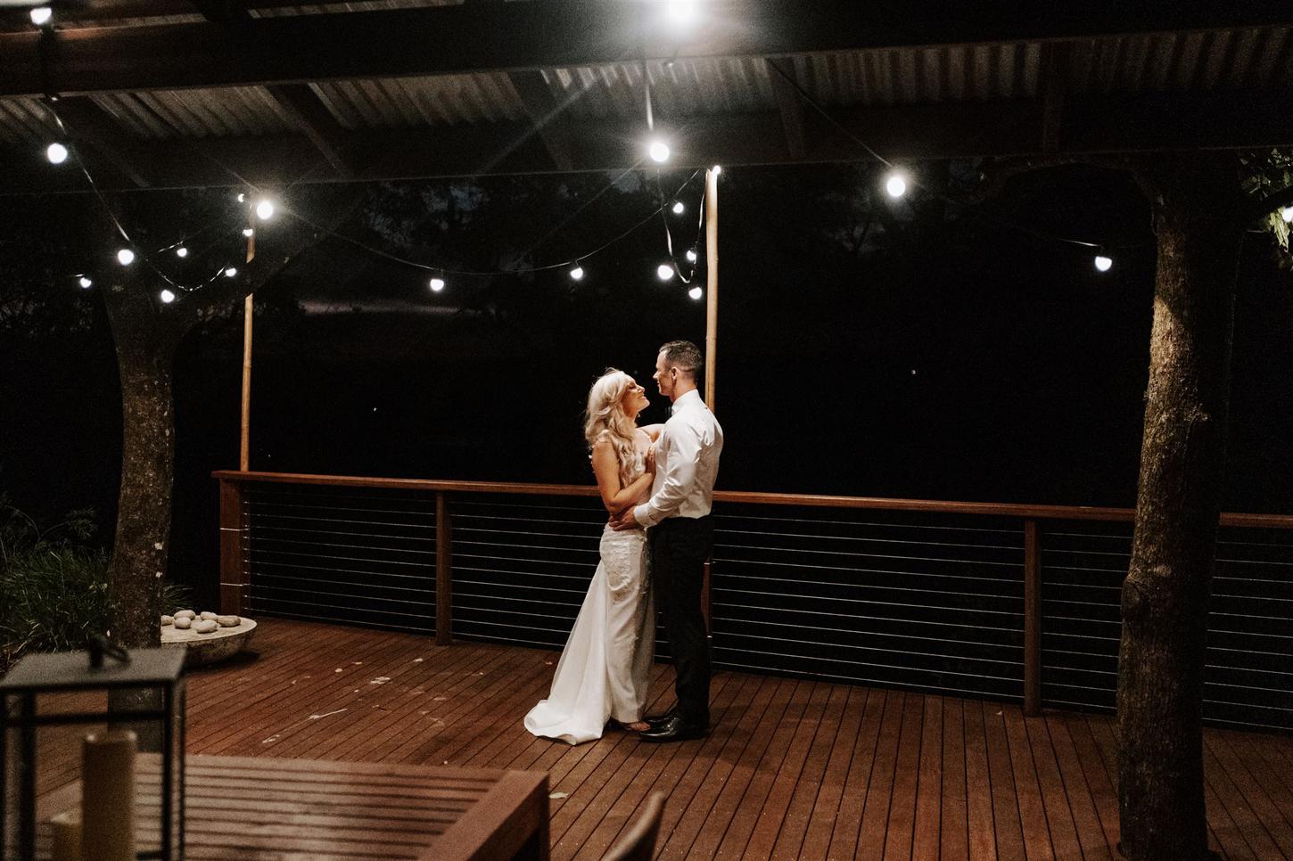 spicers clovelly estate couple dancing