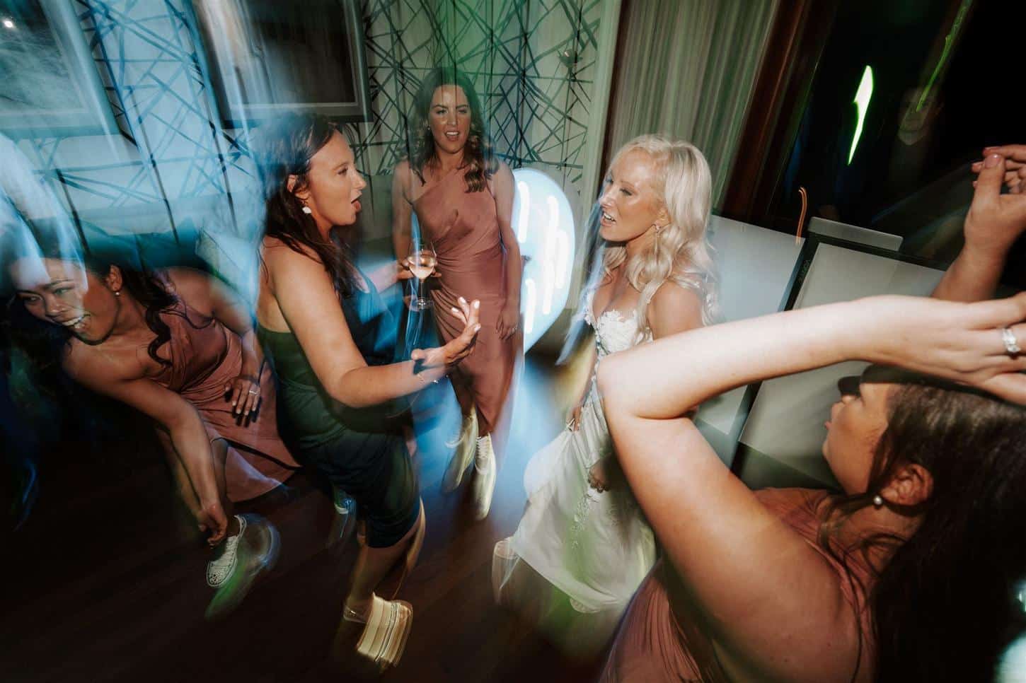 spicers clovelly estate wedding guest dancing