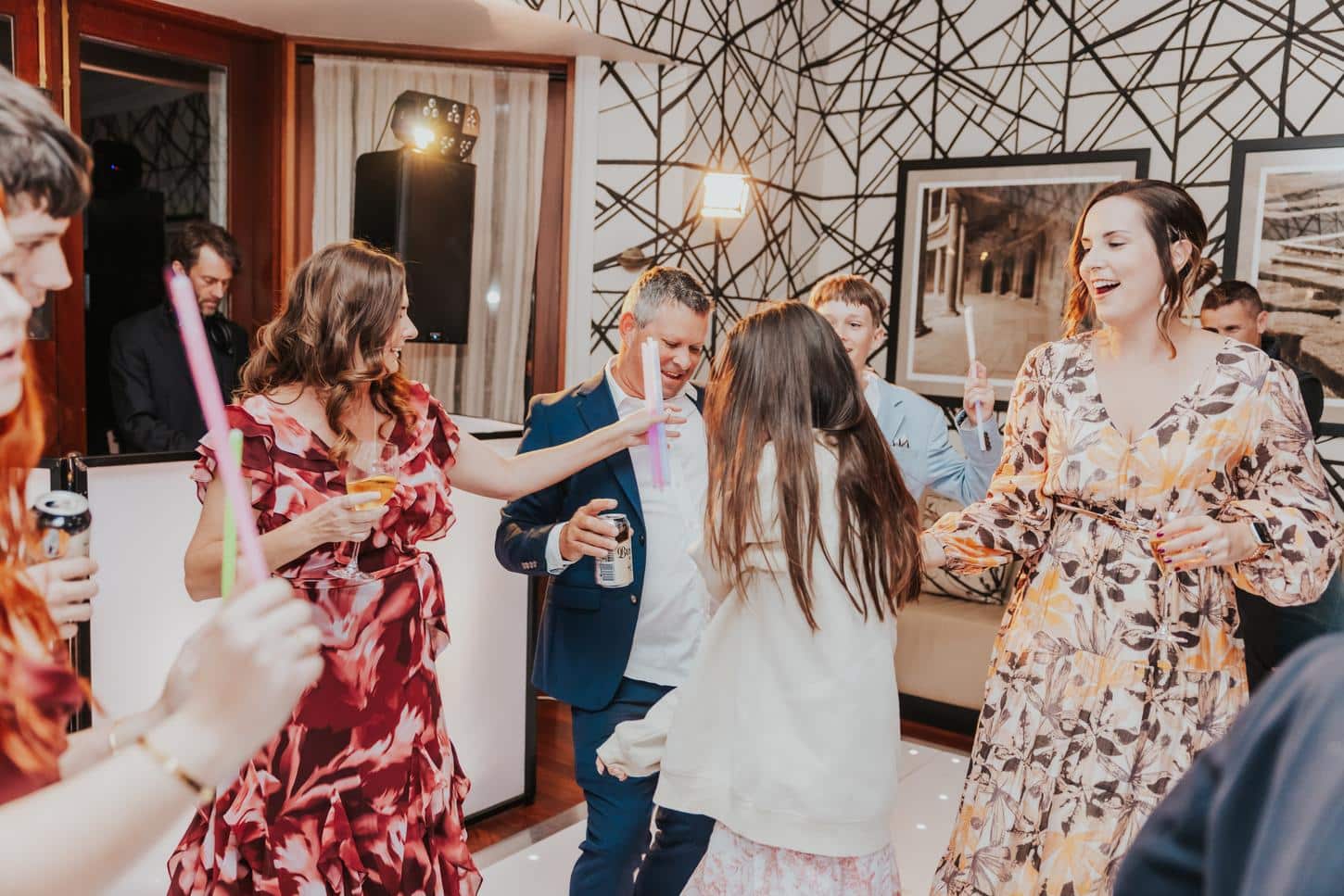 spicers clovelly estate wedding guests dancing